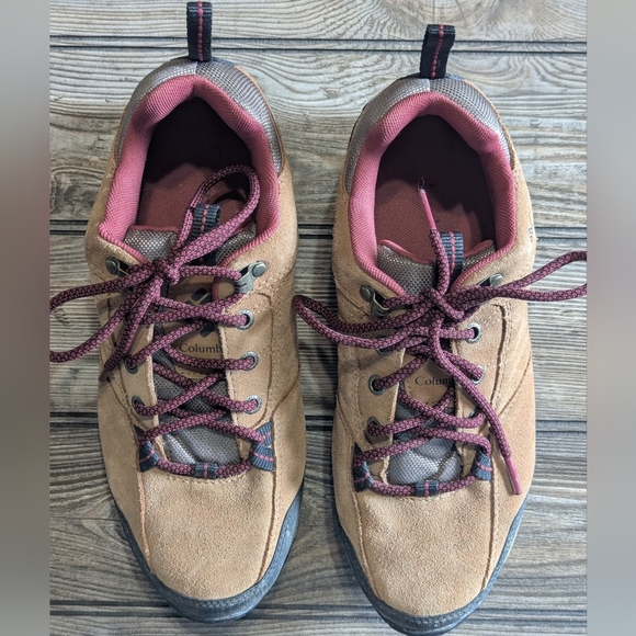Columbia Techlite Hiking Walking  Shoe Size 9 Excellent Outer Sole, Suede Outer - Picture 1 of 14